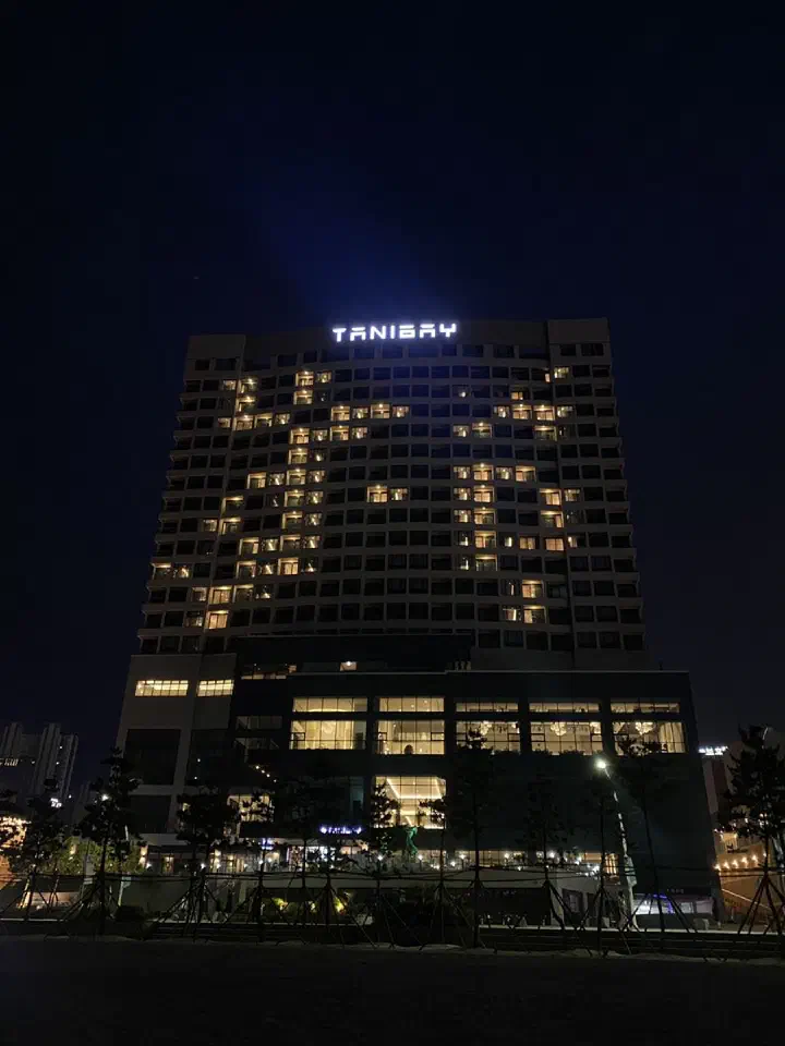 울산 타니베이호텔 야경 외관 전경