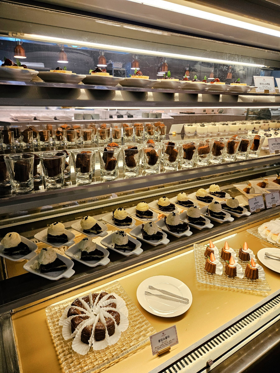 Pado Buffet dessert and cake bar at Tanibay Hotel
