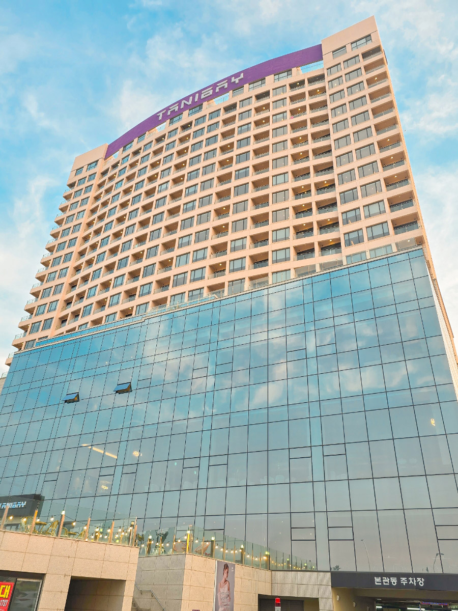 Tanibay Hotel Ulsan tall hotel tower with glass podium